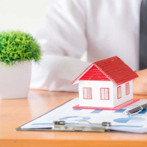 Ideas for real estate, moving houses or renting real estate. For home trading.There is space for entering text.